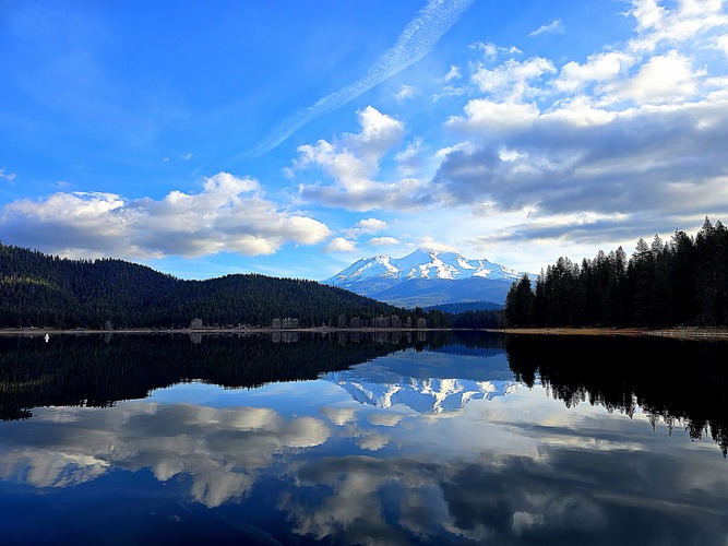 Lake Siskiyou
